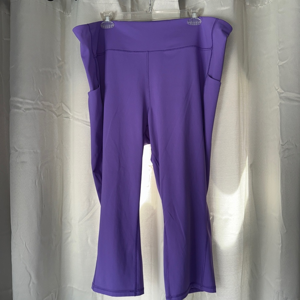 Women's Purple Capri Leggings